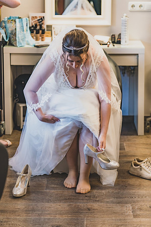 102-christin-robert-getting ready Christin-0074