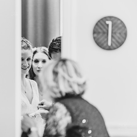 084-natalie-marcel-getting ready Braut-0197