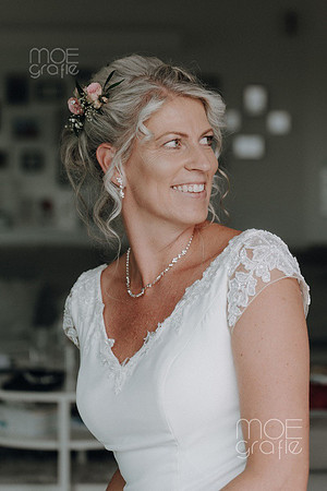 045-sandra-robert-getting ready Sandra-0406