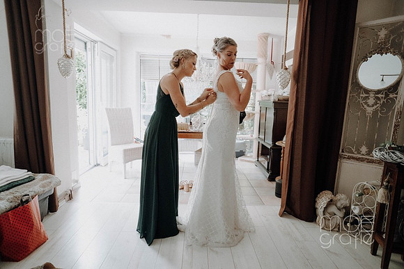 058-sanni-markus-getting ready Braut-2672