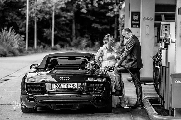 100-hochzeit-daniela-matthias-Set Tankstelle-020