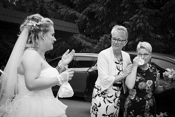 083-anne-andreas-Getting ready Anne-091